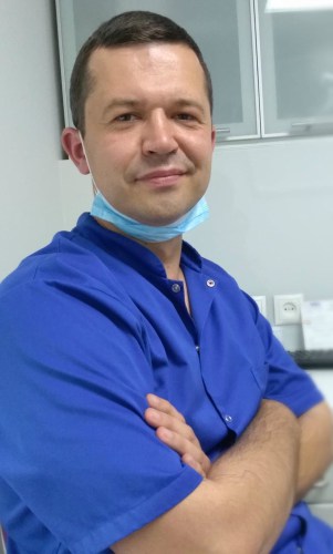 https://www.arie-stomatologia.pl/wp-content/uploads/2021/02/michal-300x500-1.jpg